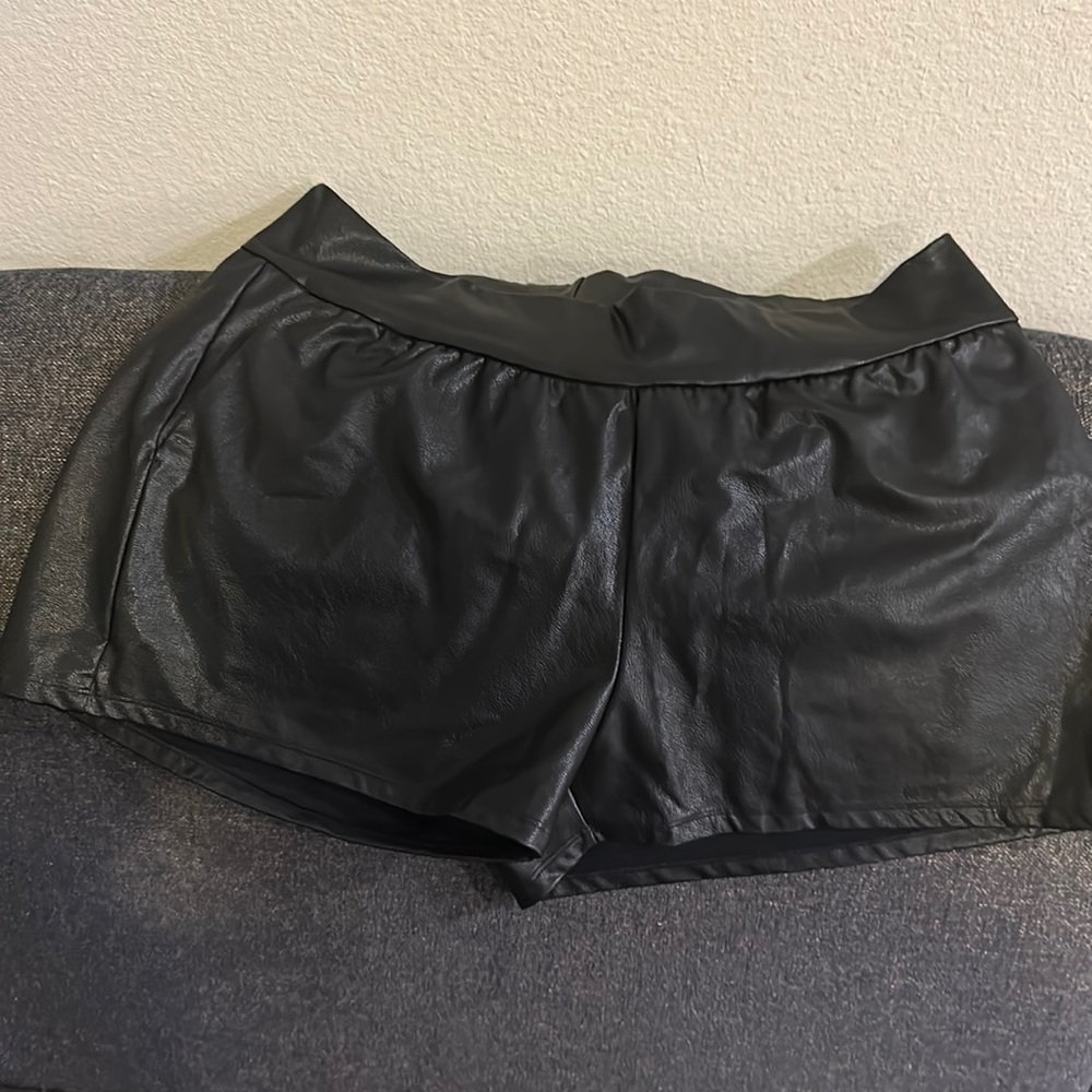 Commando High Waist Black Leather Shorts